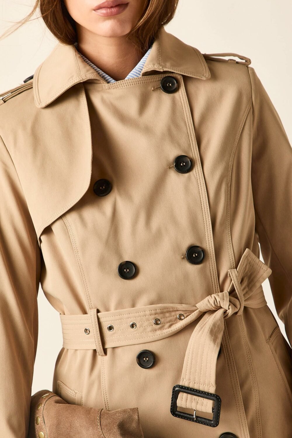 00W018103_Gabardina-beige_8