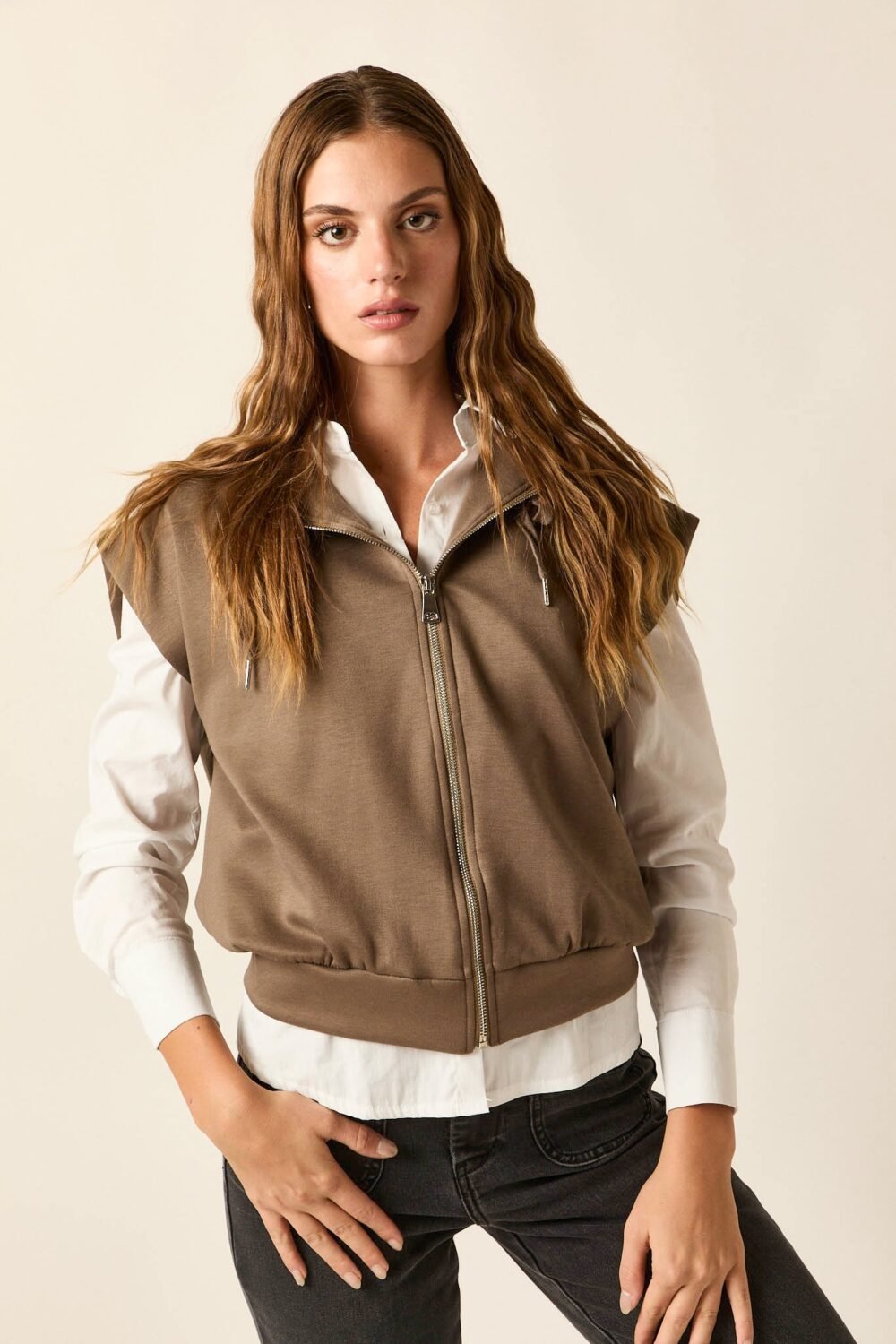 Vest felpa con capucha topo