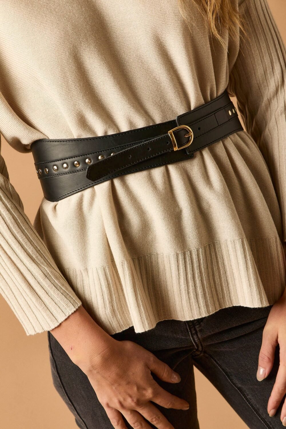 Cinturón fajin tachas negro