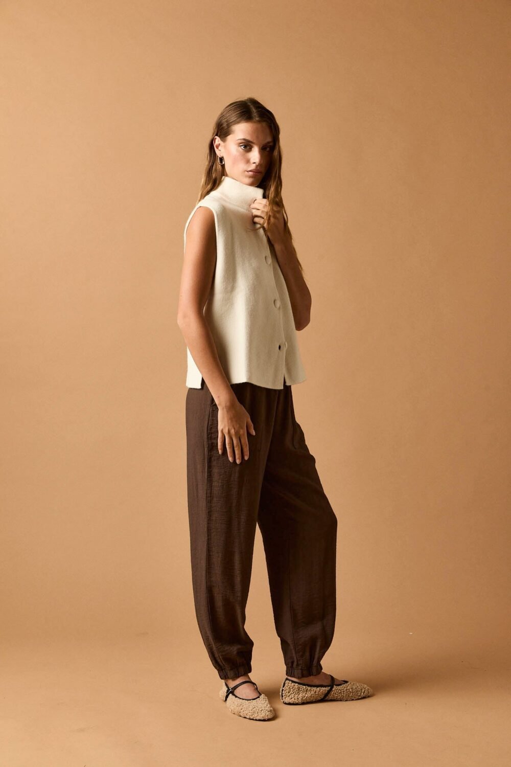 Pantalón bombacho liso marrón