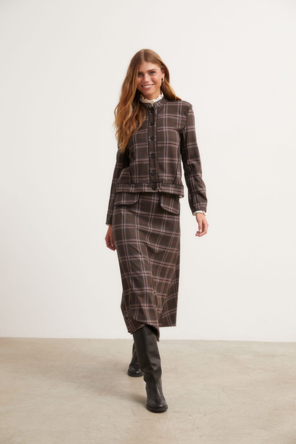 16807CARTAGENA104-chaqueta-ribetes-marron_6_f1d2e70a-99a7-42df-aa83-8e523413e931