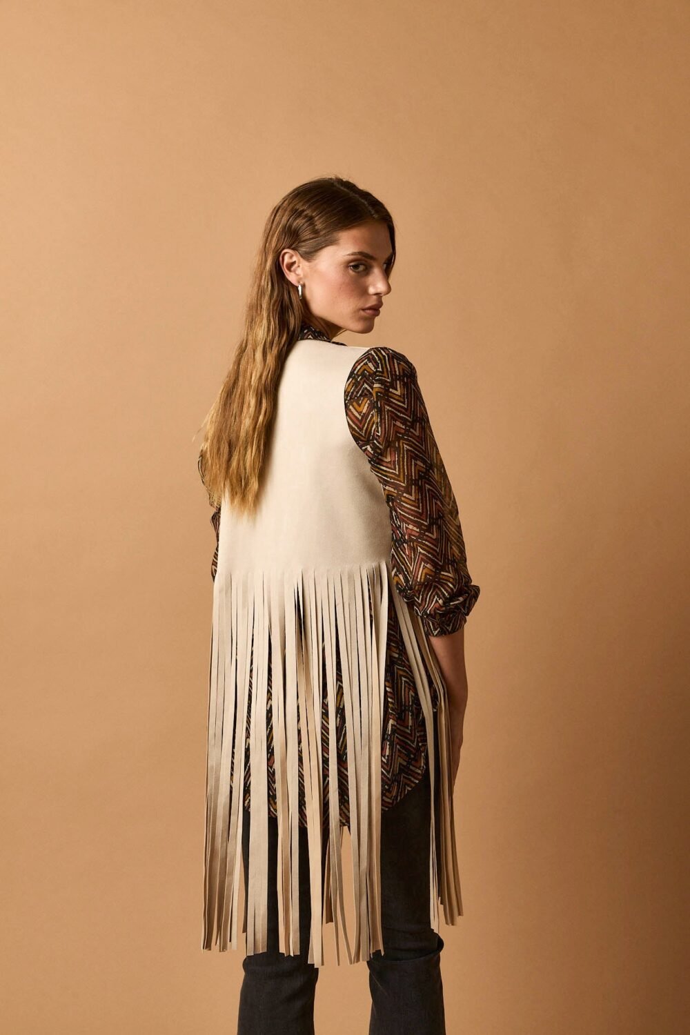 Vest flecos tachas beige