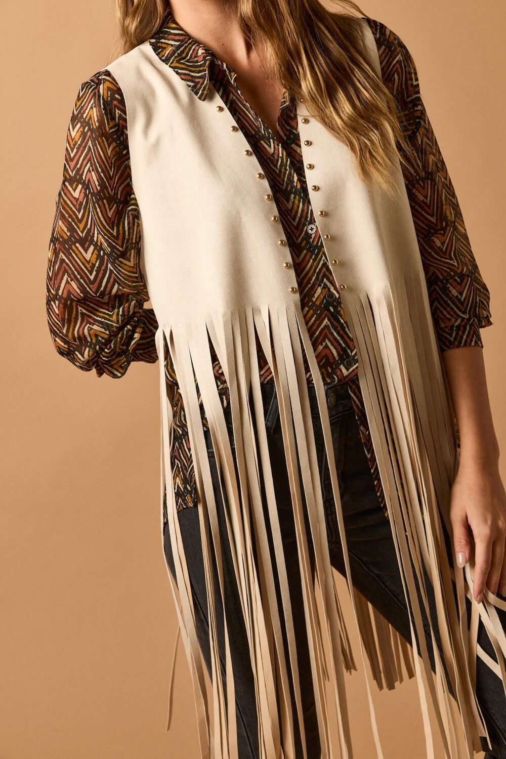 Vest flecos tachas beige