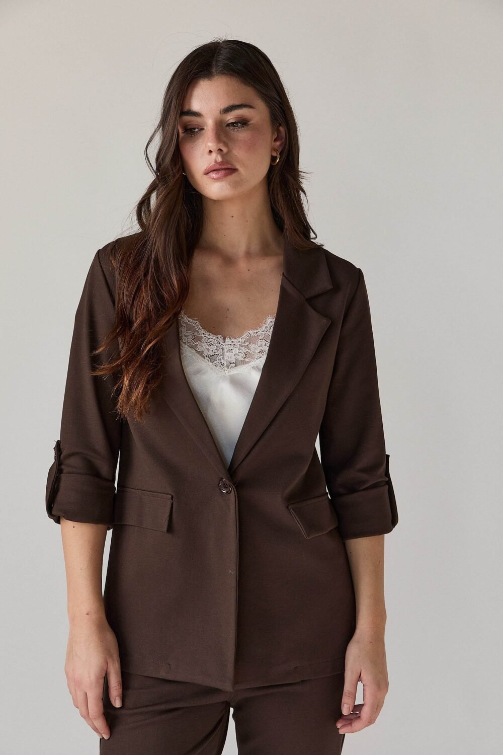 1933108-americana-sastre-marron_7