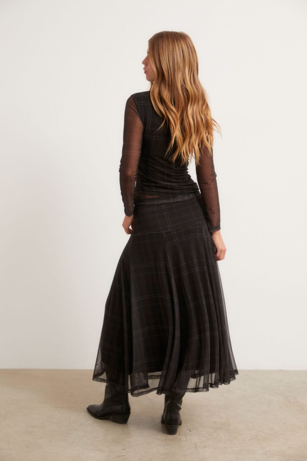 Falda midi tul cuadros gris