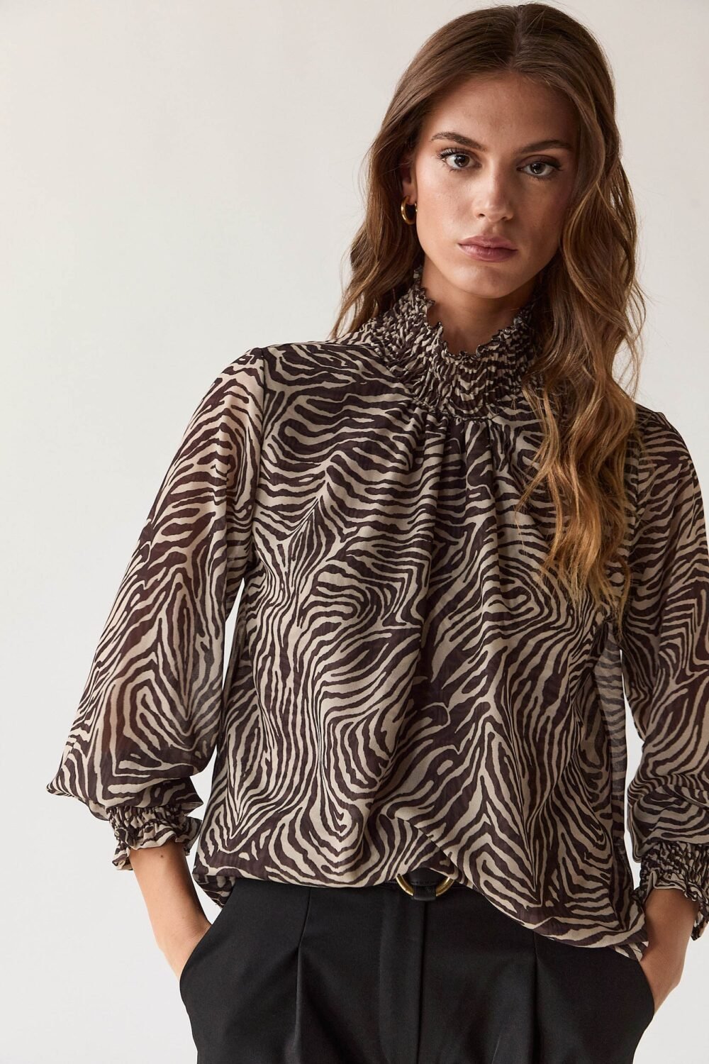 Blusa gomas cebra marrón