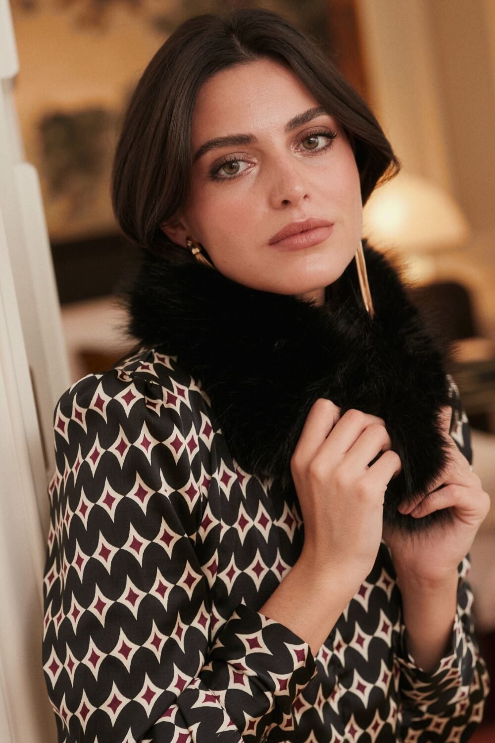 Cuello pelo redondo negro