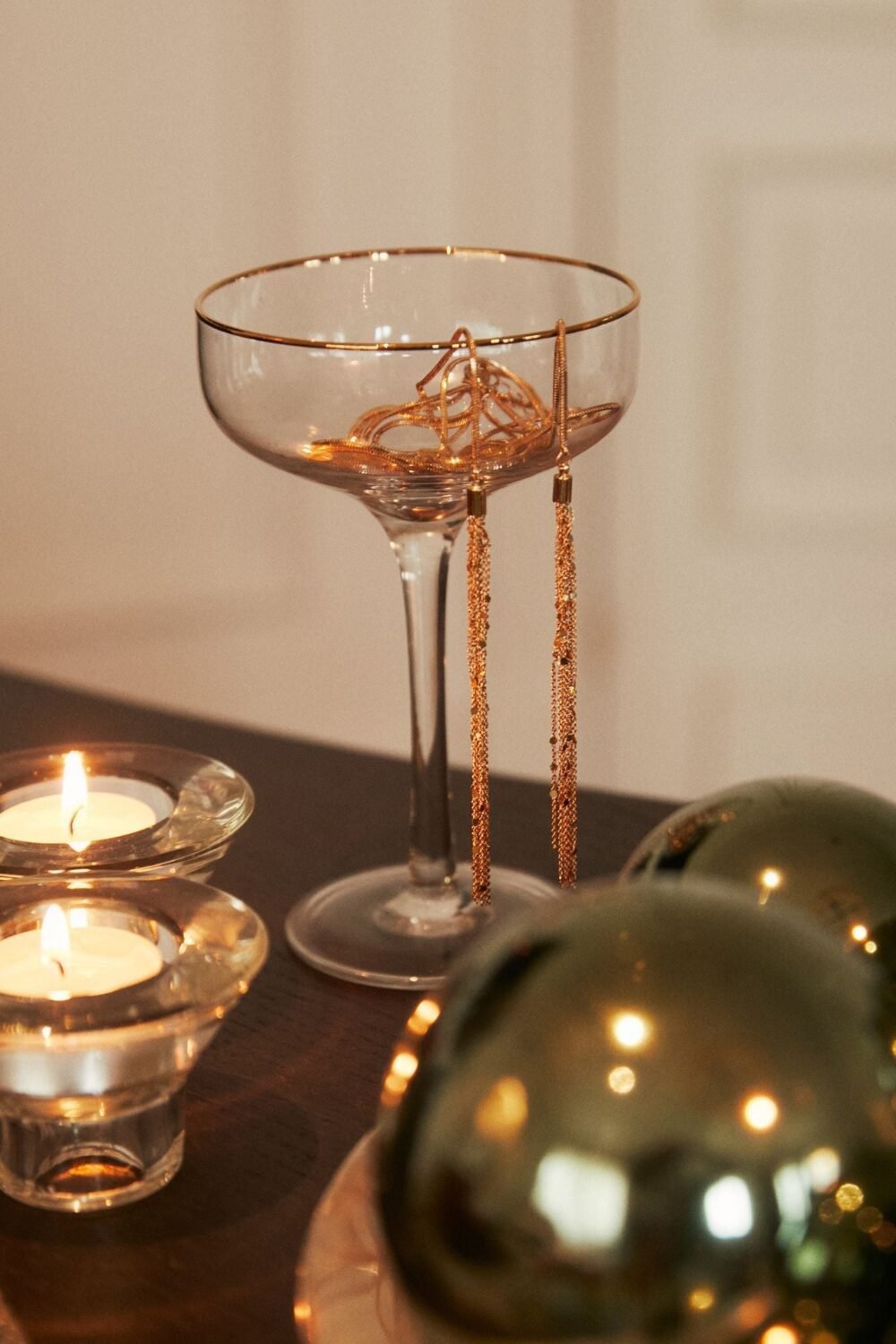 Collar largo dorado con flecos