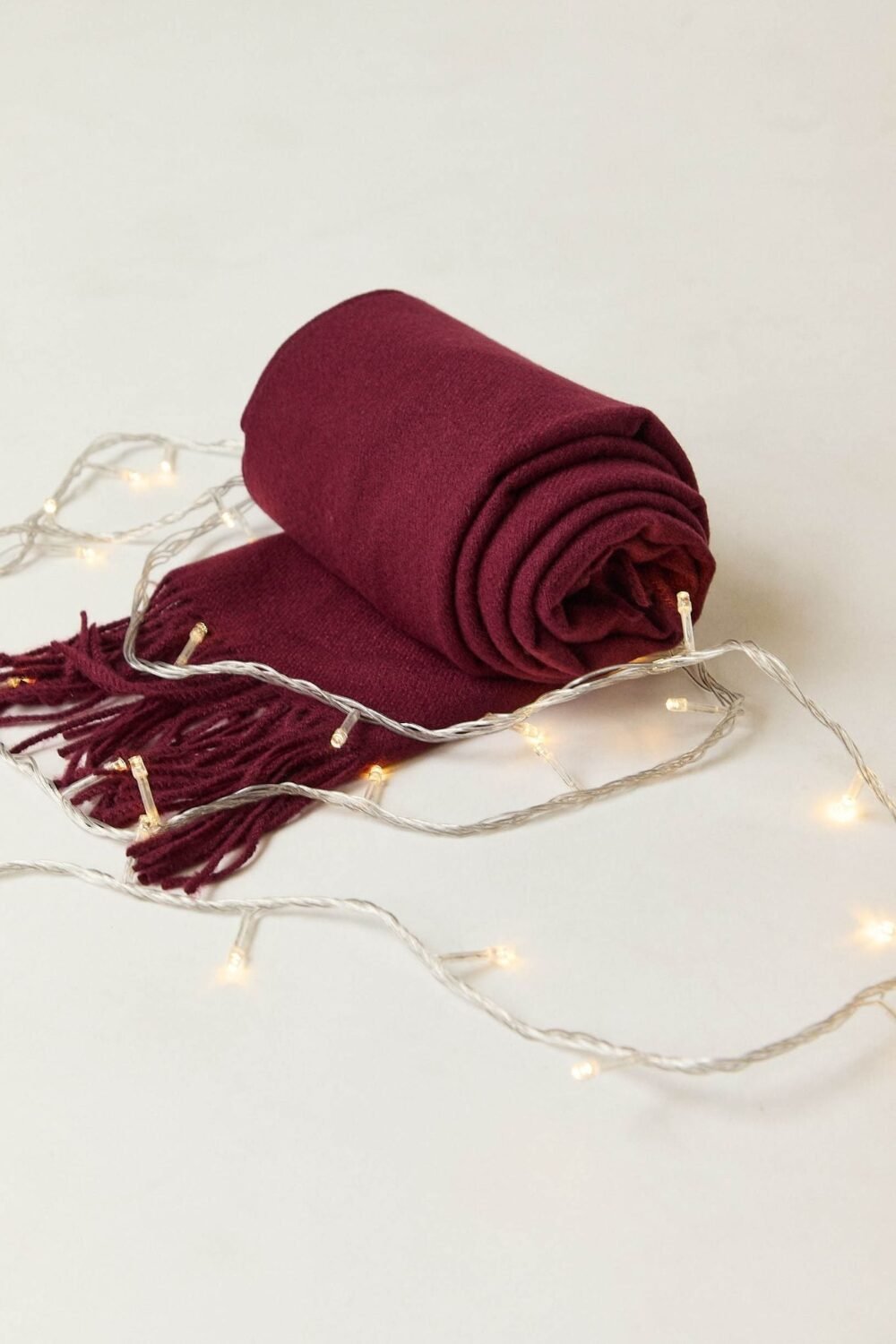 Bufanda lisa flecos burdeos