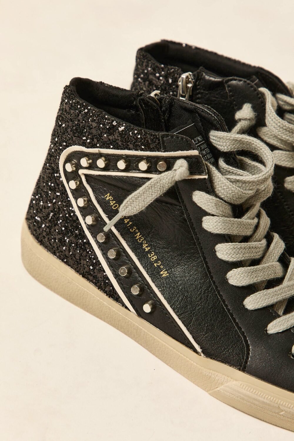 4502AW600zapatilla-bota-tachas-negro_4