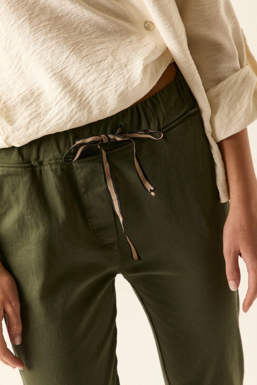 Pantalón algodón cordón verde kaki