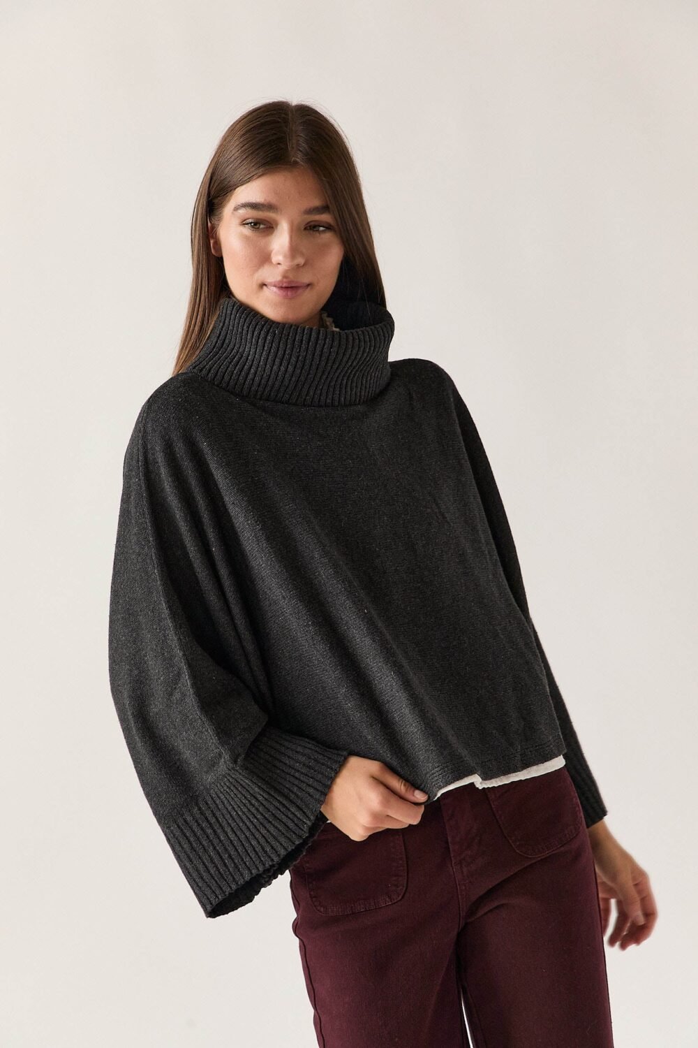 Jersey capa cuello vuelto gris