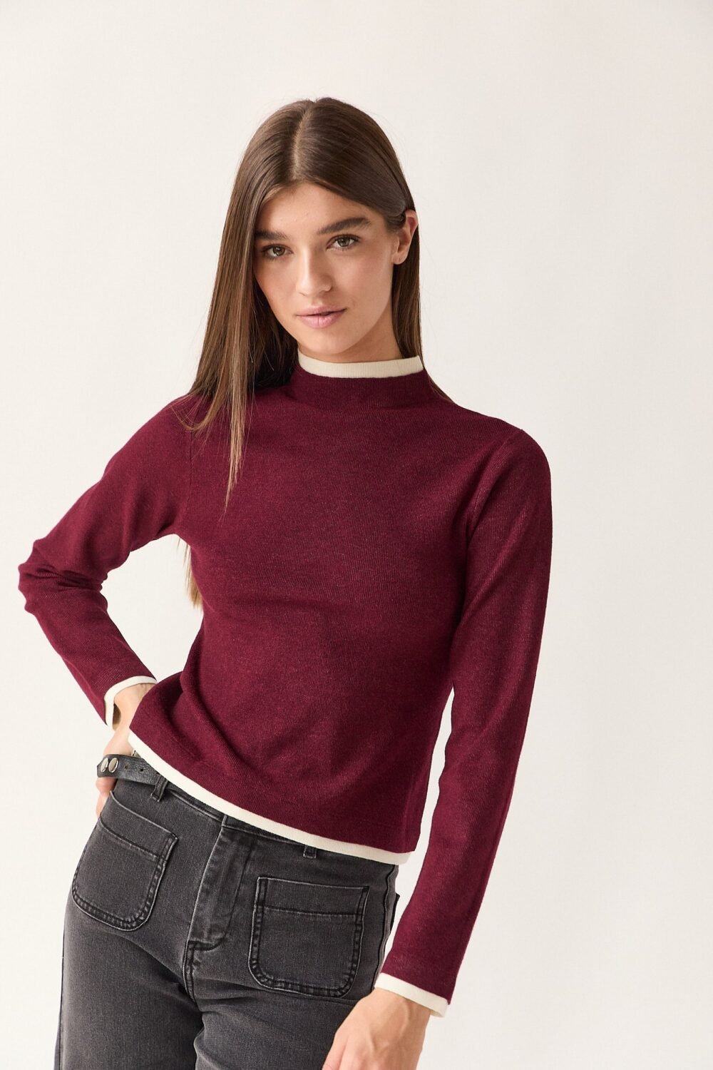 Jersey cuello con vivo vino