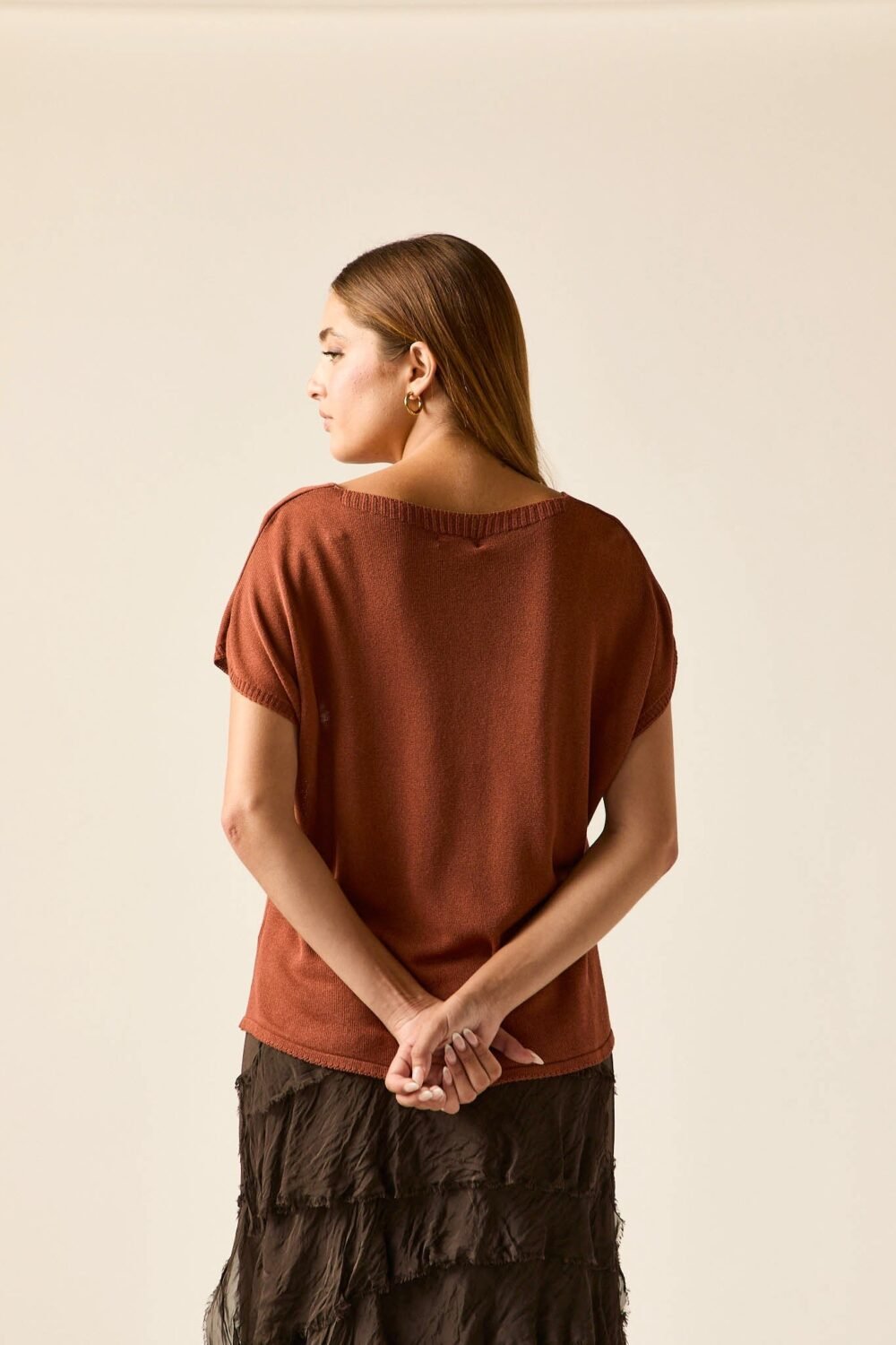 Jersey fino teja cuello pico