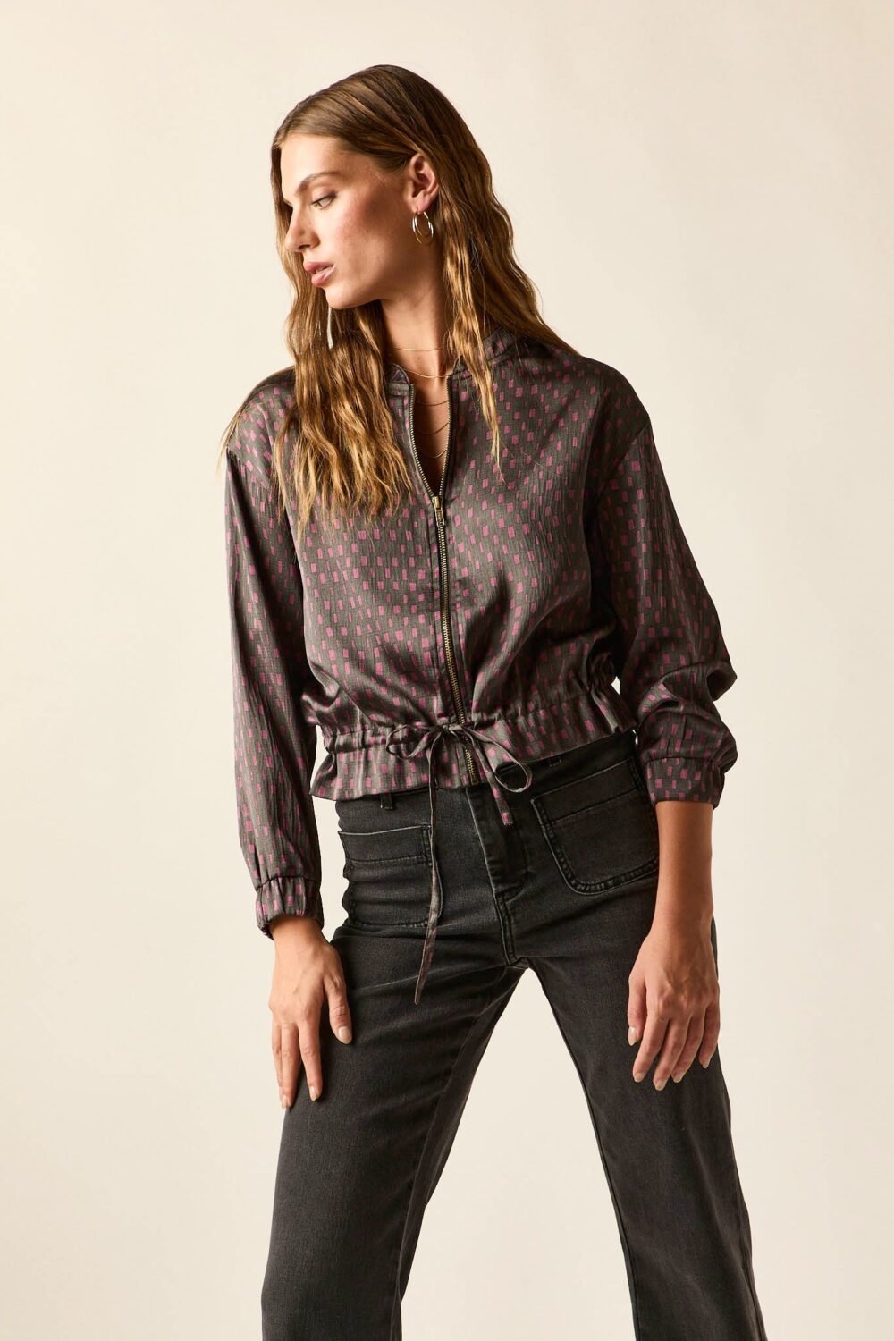 926LUISAT082Bomber-satinada-berenjena_4