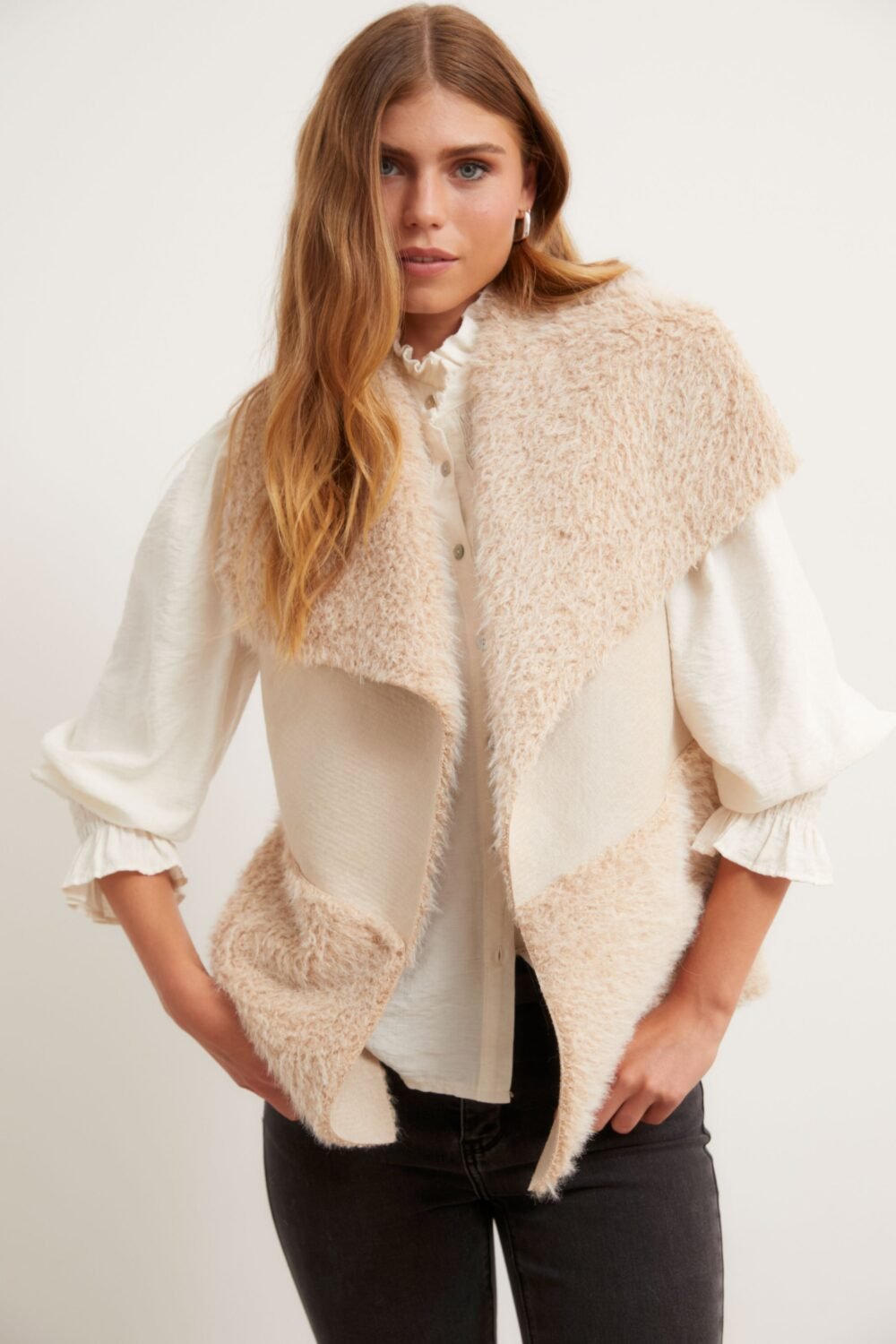934366chaleco-pelo-largo-beige_6