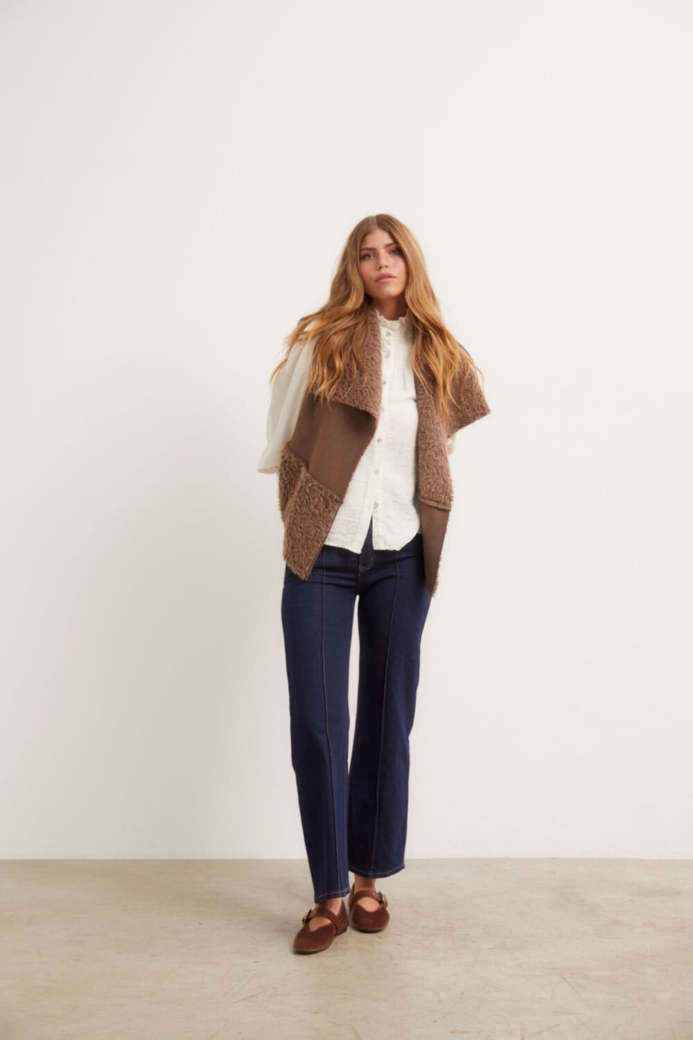 934367-Chaleco-pelo-largo-marron_2