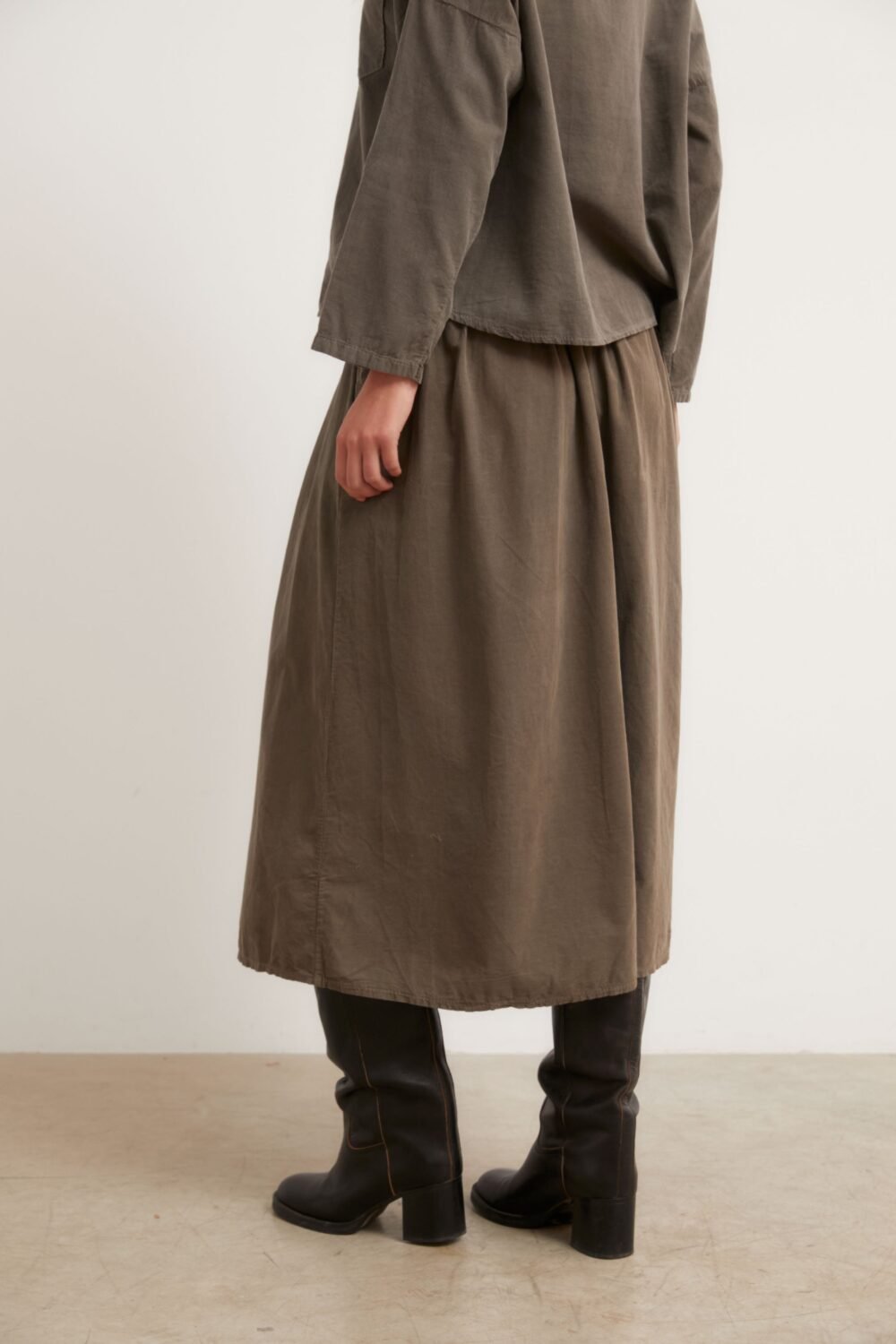 Falda midi pana topo