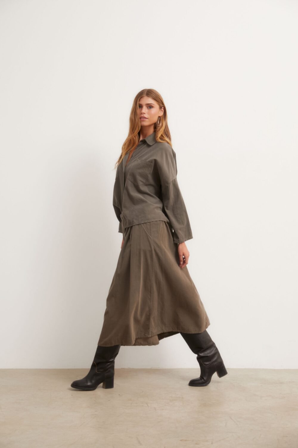 Falda midi pana topo