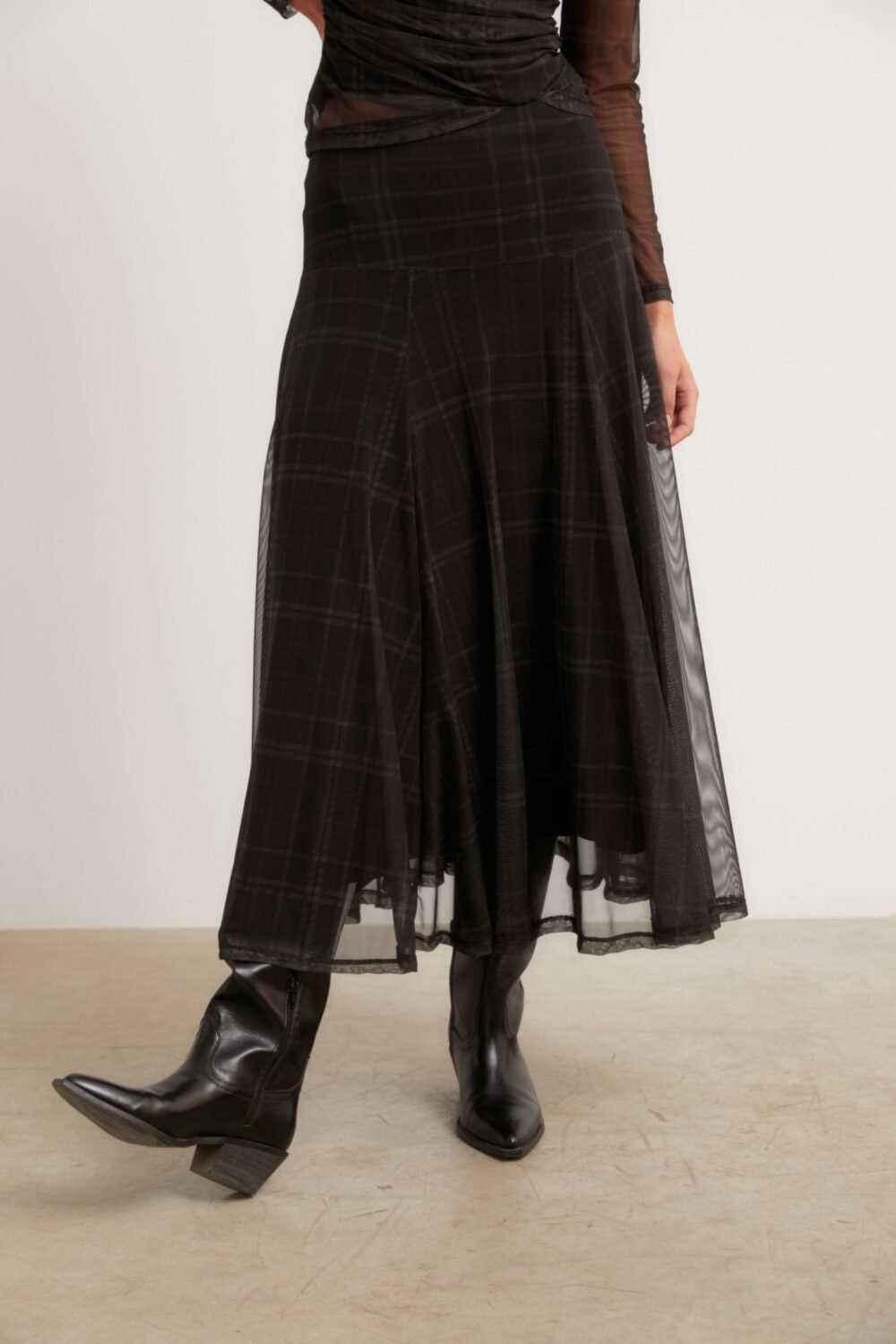 Falda midi tul cuadros gris