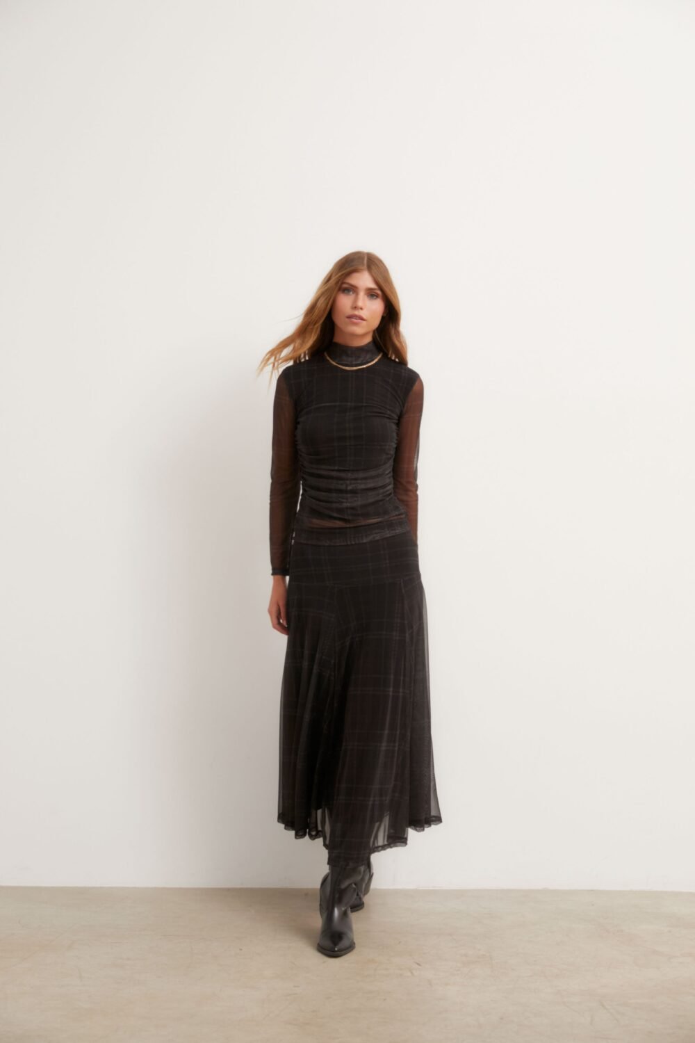 Falda midi tul cuadros gris