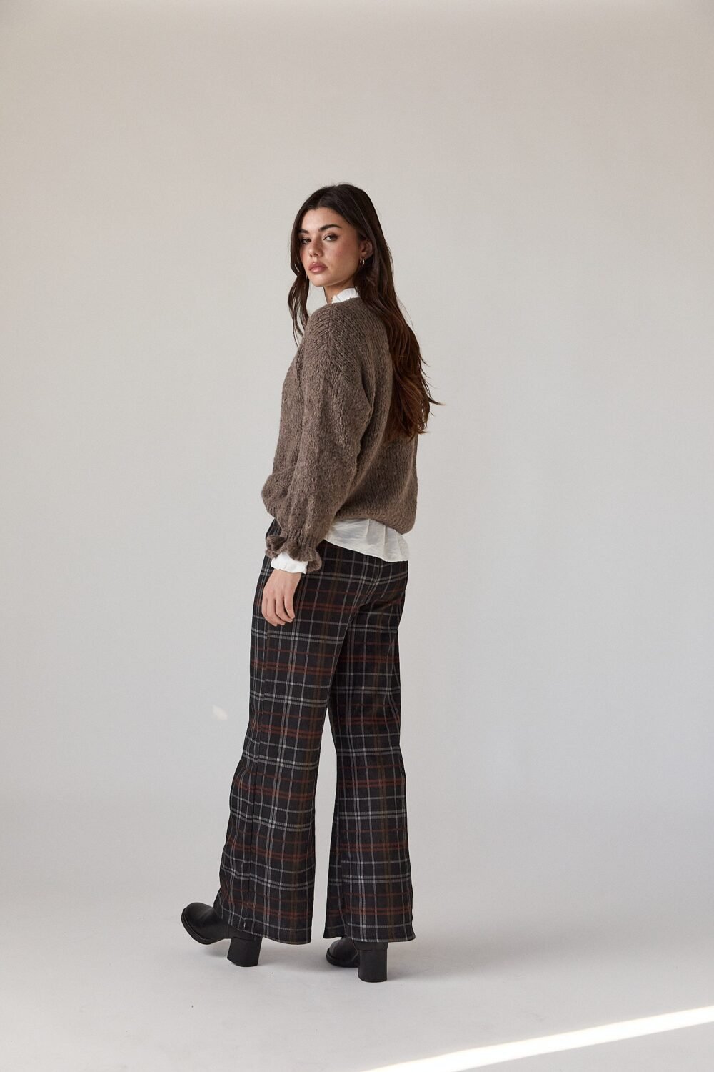 Pantalón cuadros gris