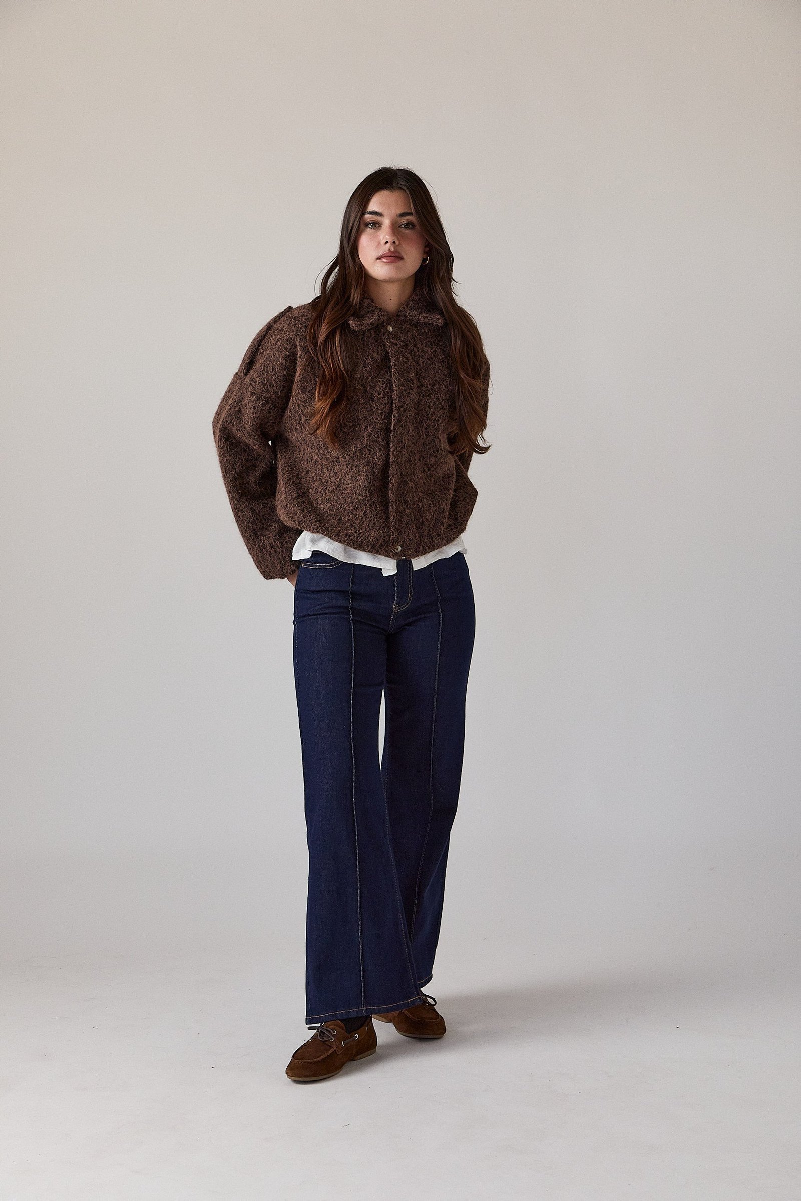 934515-abrigo-corto-globo-marron_2-2