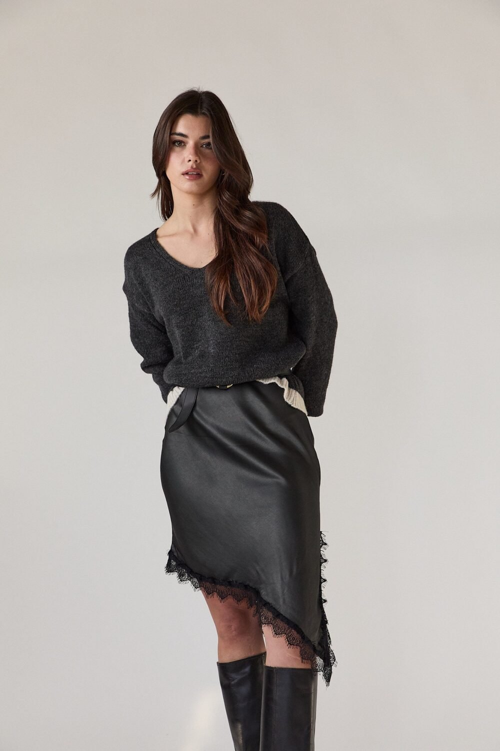 Falda raso pico gris