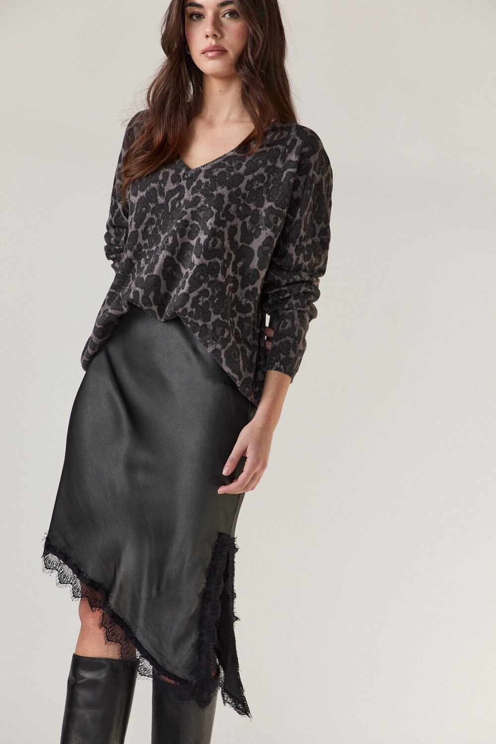 Falda raso pico gris