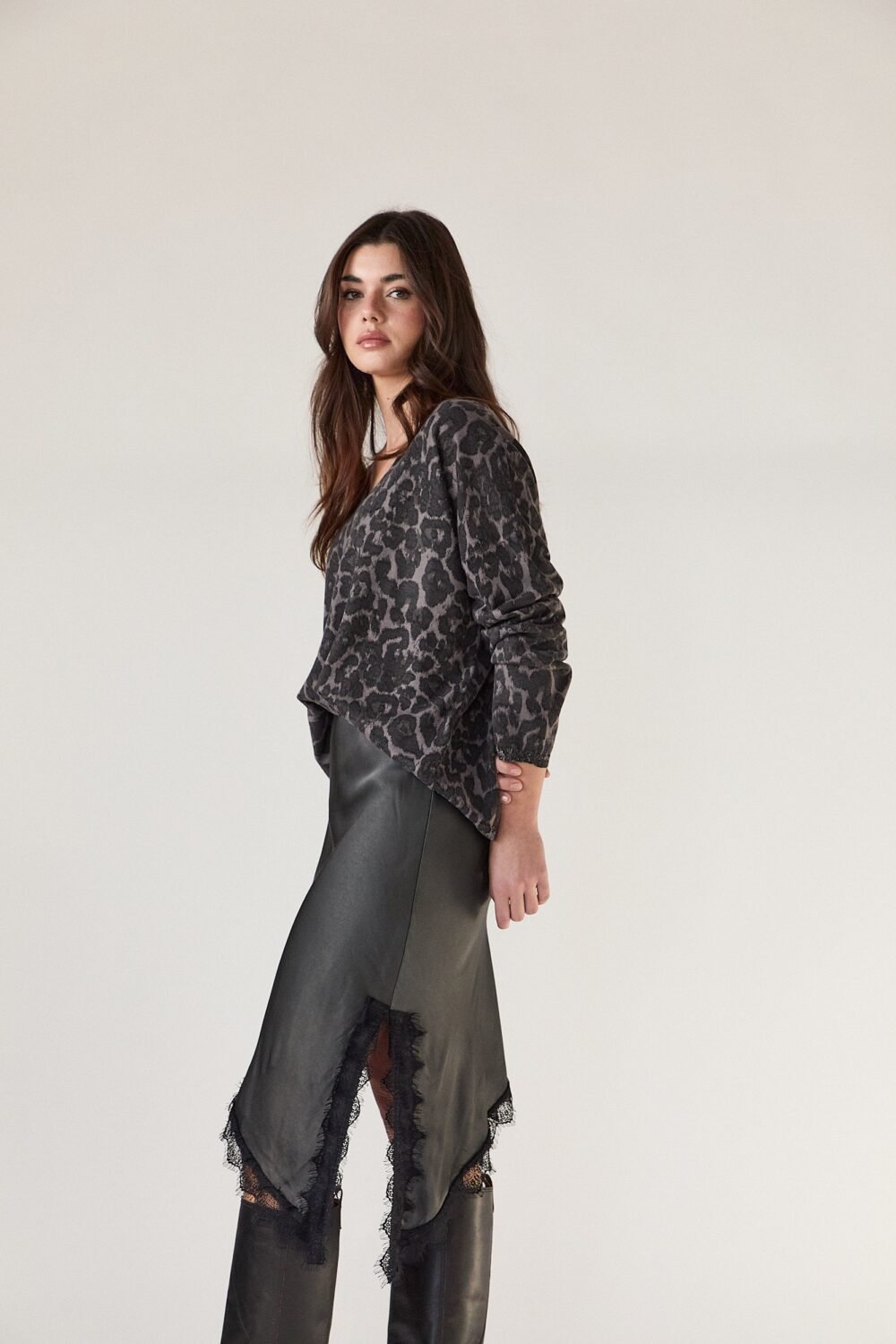 Falda raso pico gris