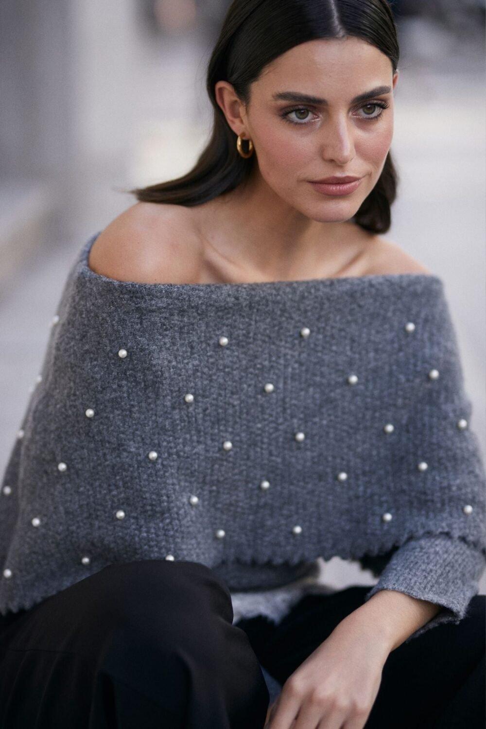 Jersey cuello barco perlas gris