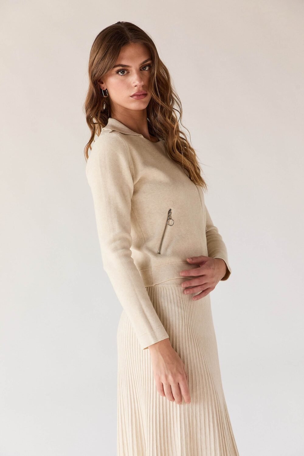 Falda midi punto beige