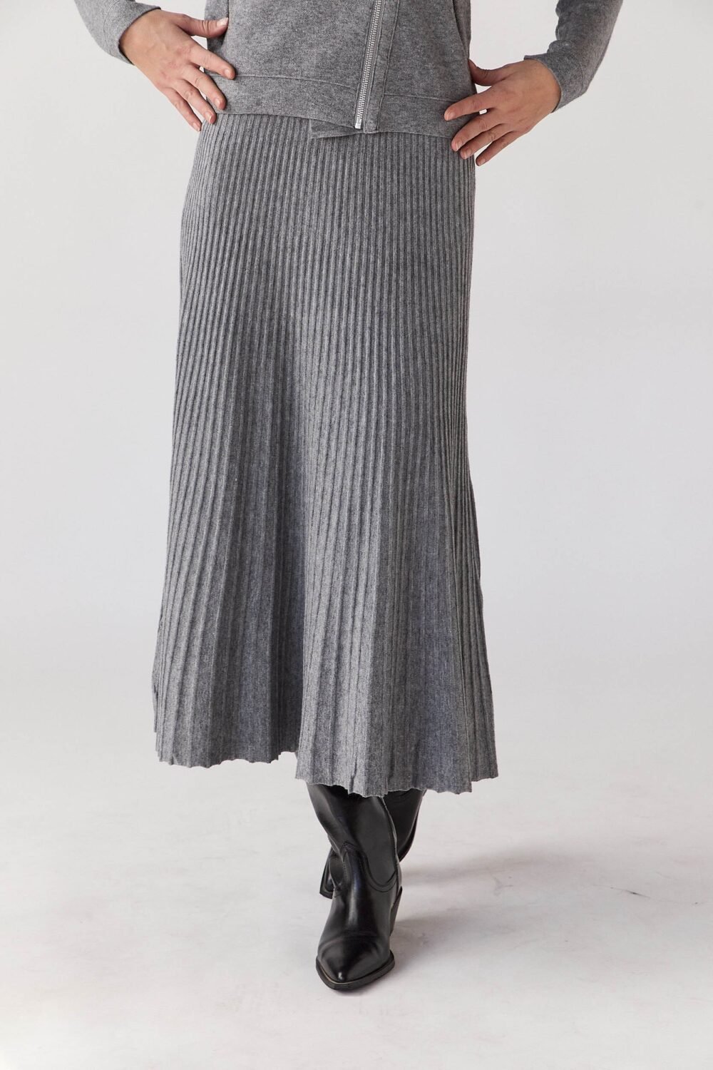 Falda midi punto gris