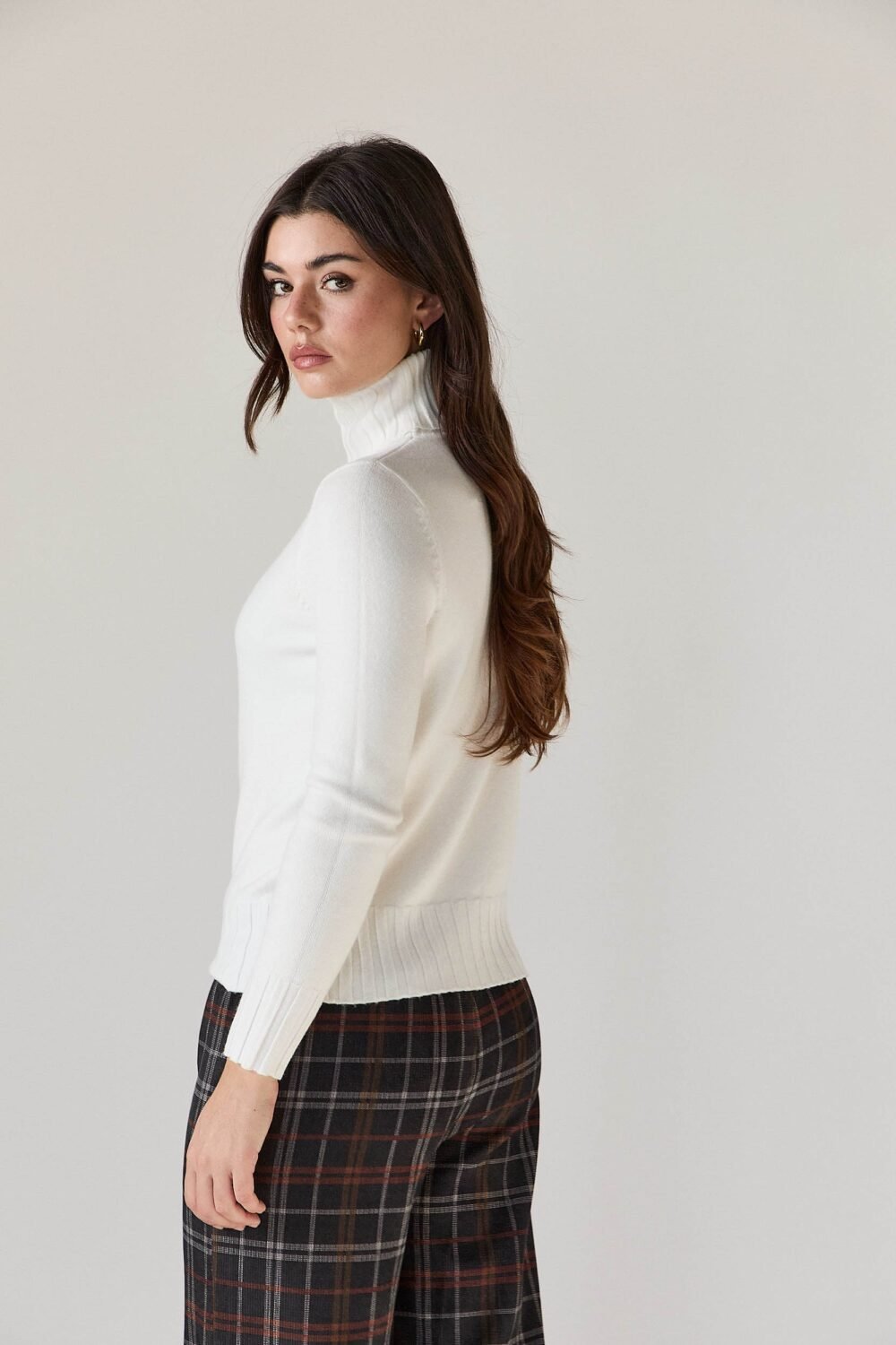 Jersey cuello vuelto canalé natural