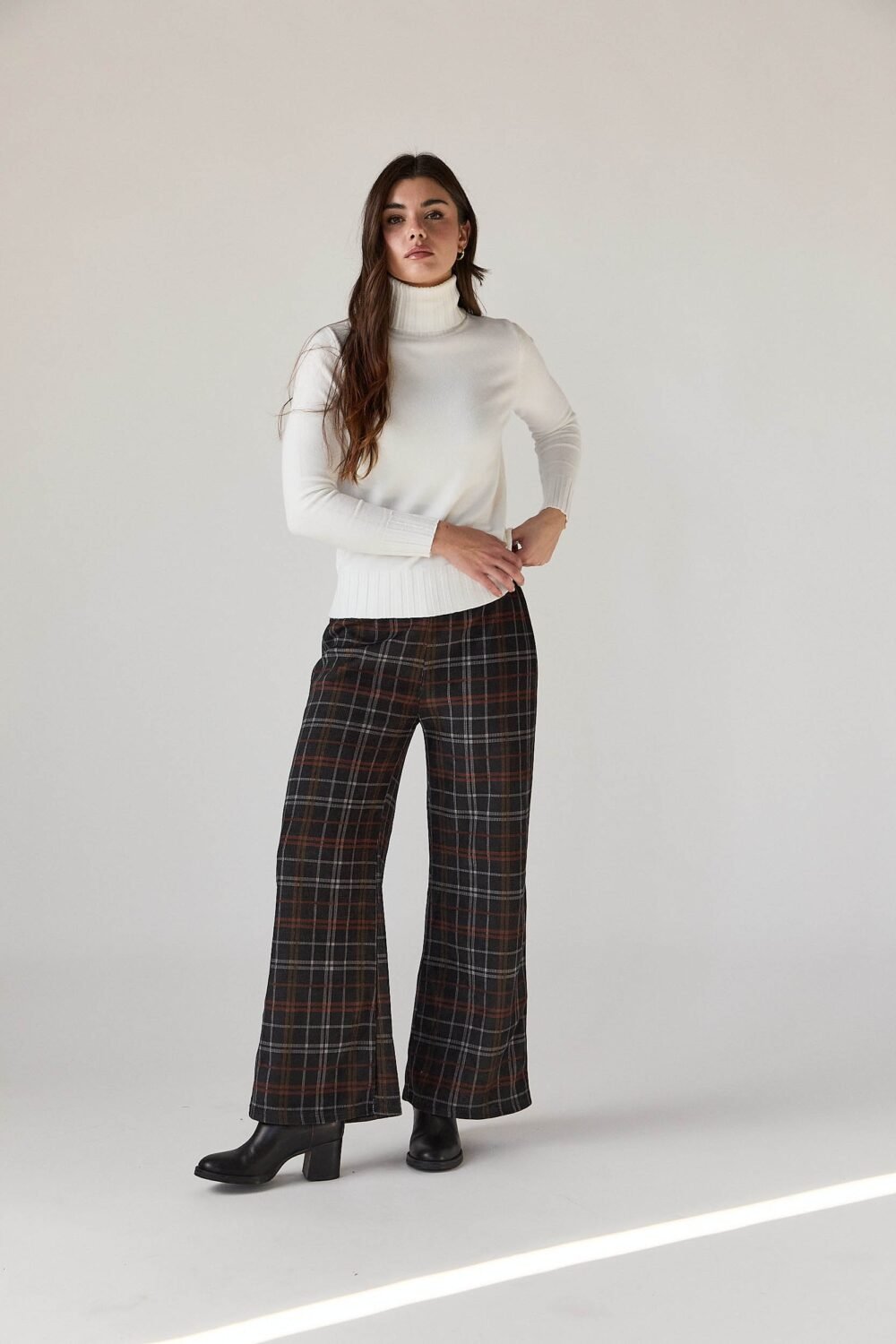 AB24159001-jersey-cuello-vuelto-canale-Natural_4