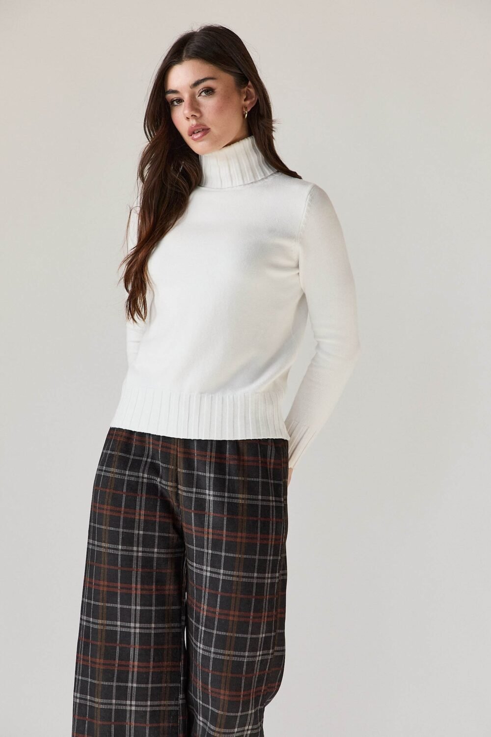 Jersey cuello vuelto canalé natural