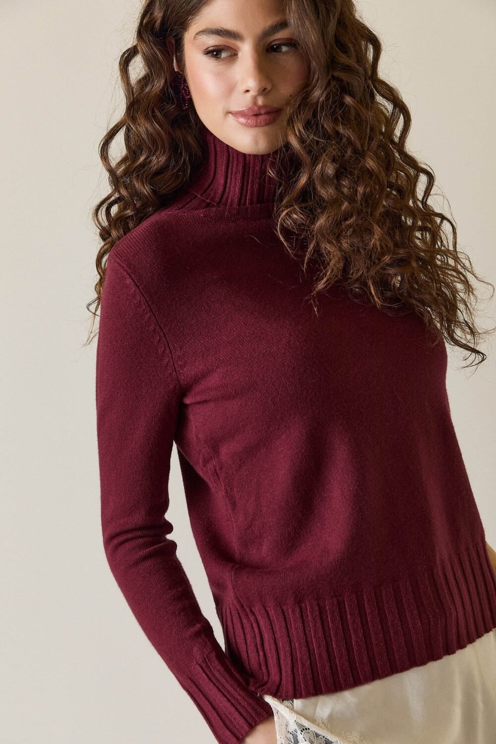 AB24159101-jersey-cuello-canale-granate_5_a4efc909-1459-4343-a265-91ed8aba5950