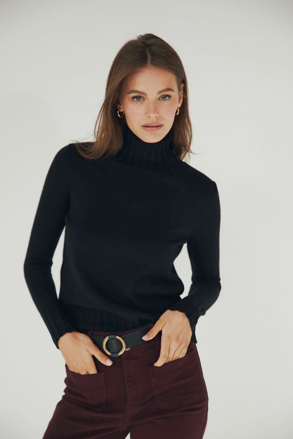 Jersey cuello vuelto canalé negro