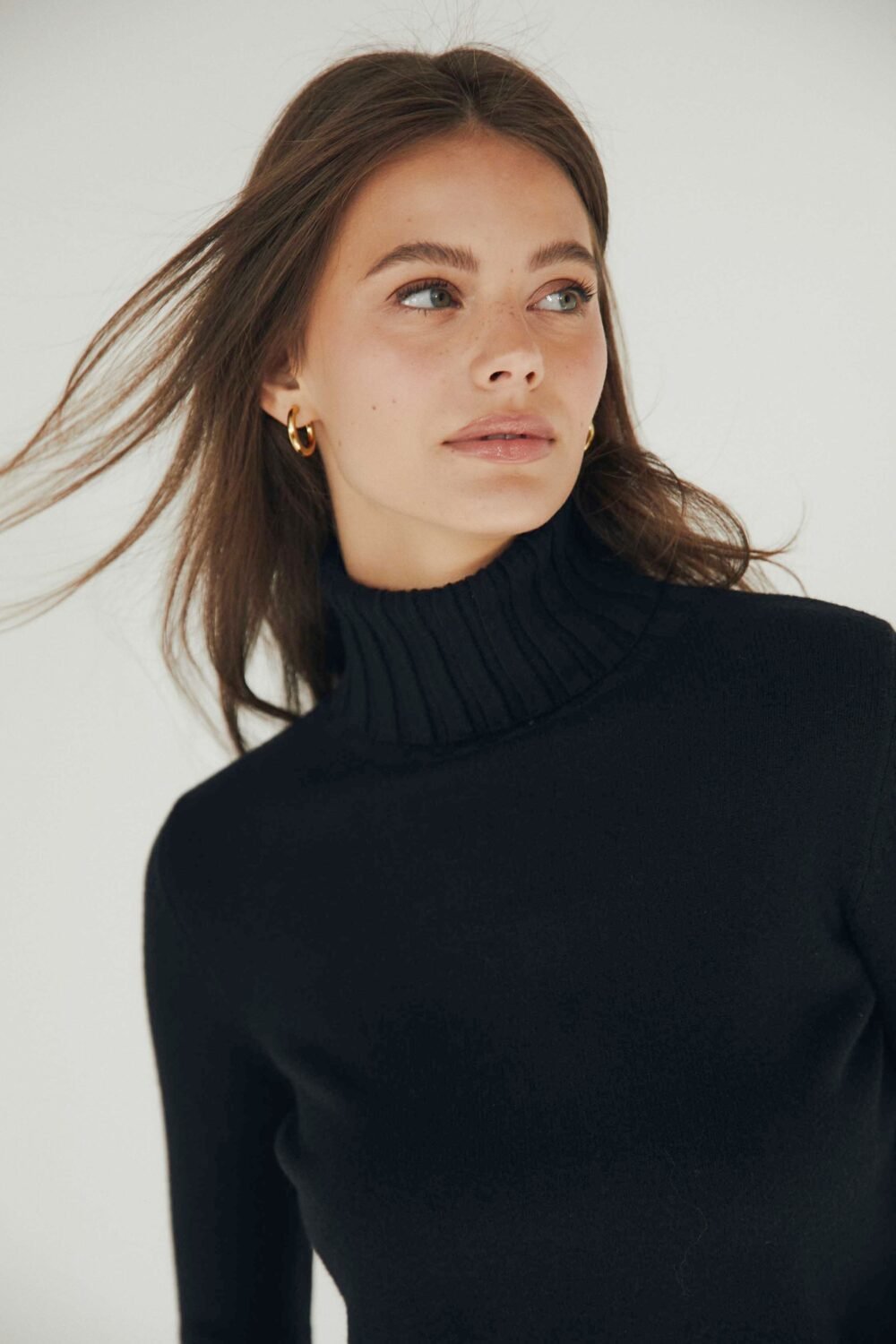 Jersey cuello vuelto canalé negro