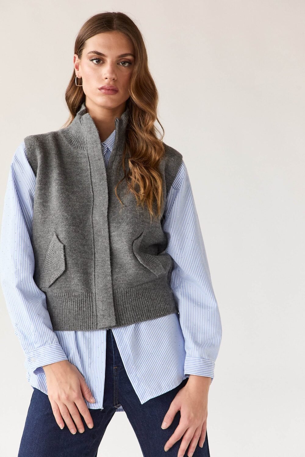 AB24185008-chaleco-cremallera-gris_3