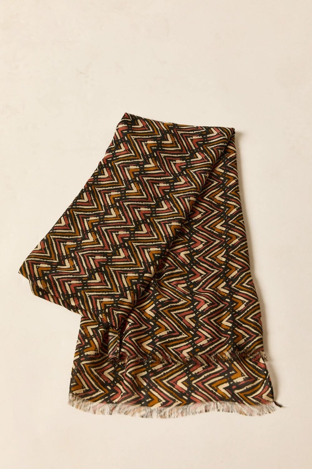 Foulard print zig zag tonos tierra