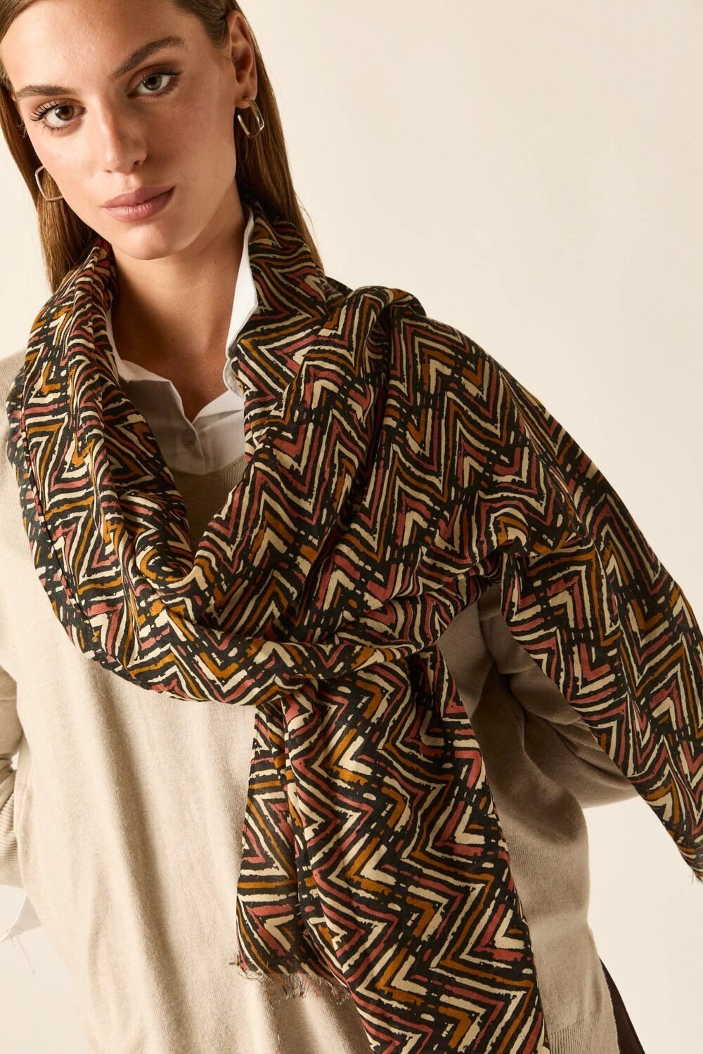 Foulard print zig zag tonos tierra