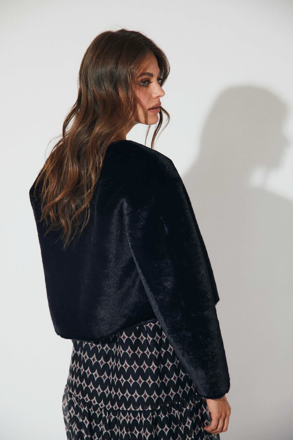 Shelter corto de pelo negro