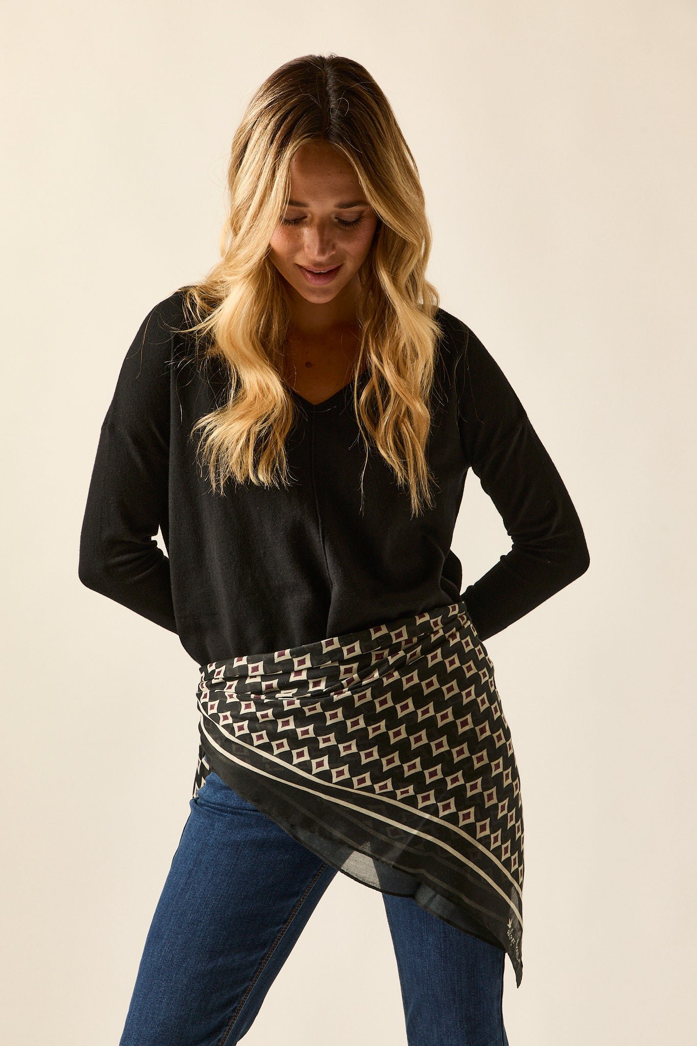 BLAZE600panuelo-print-cuadros-negro_1