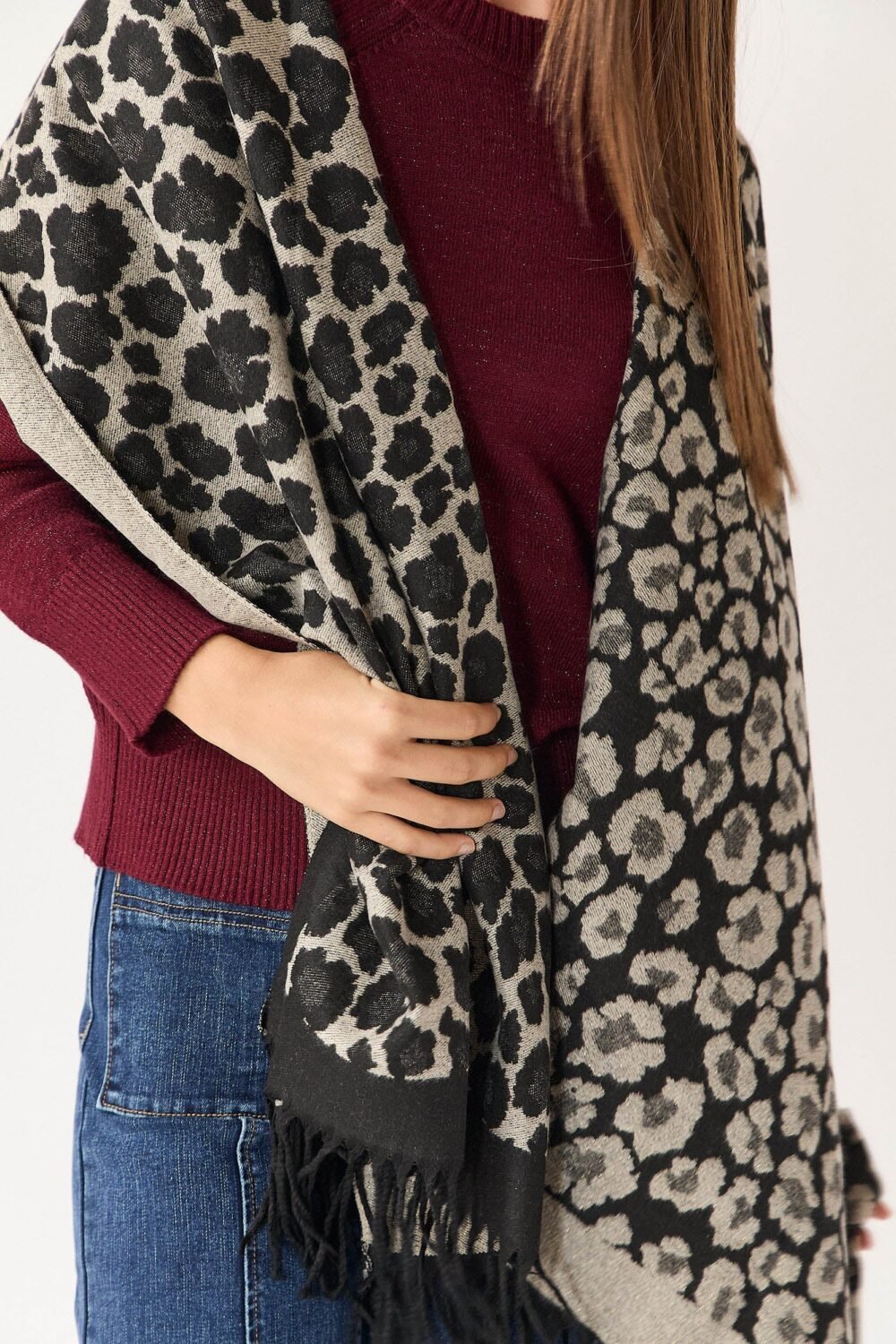 BUFAP600-bufanda-animal-print-negro_5