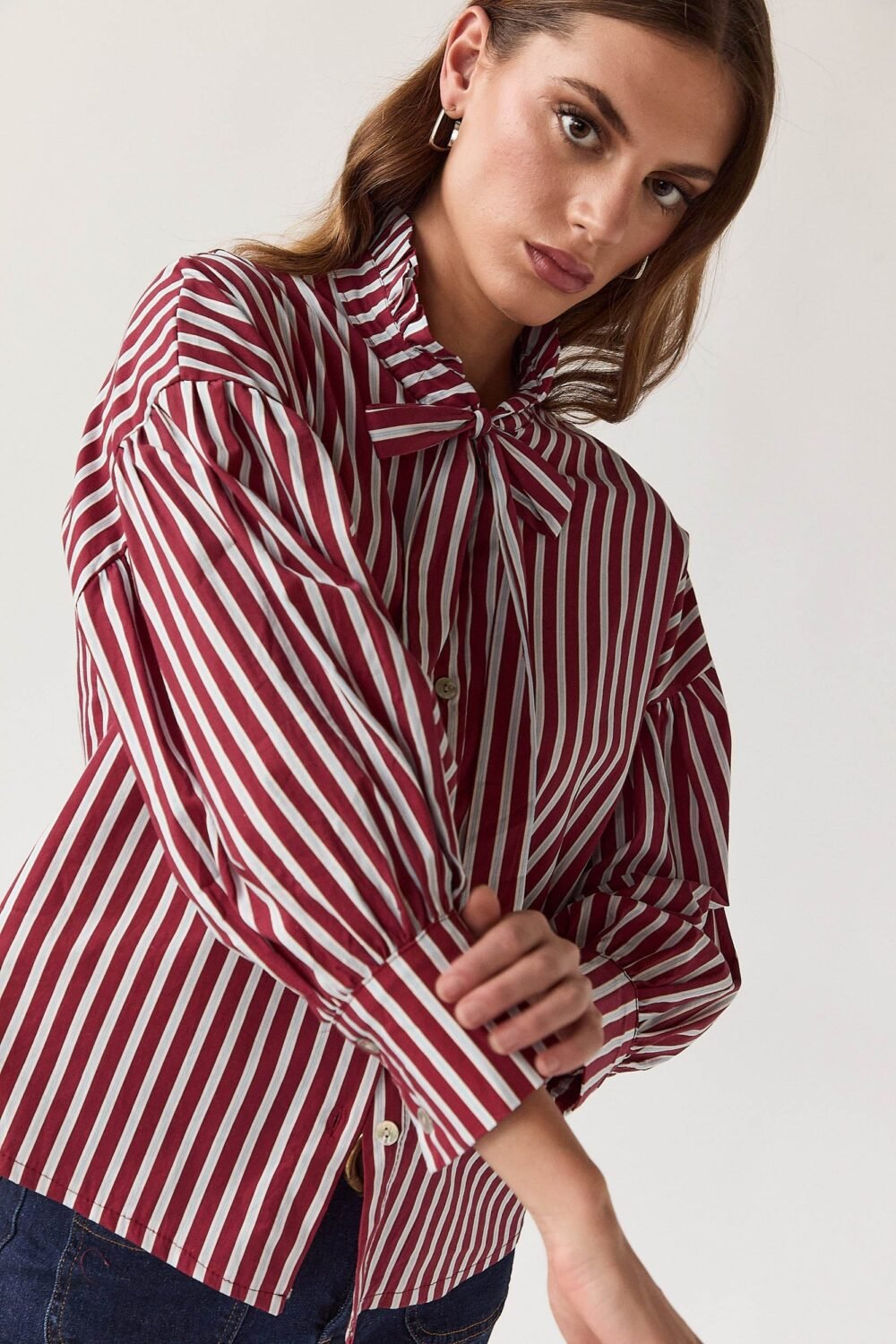 Blusa-rayas-lazo-vino-934391-4