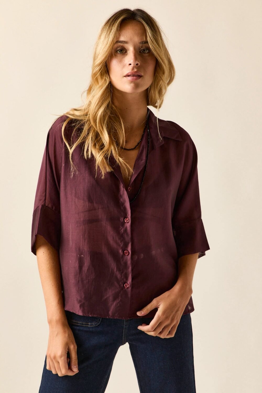 Blusa-semitransparente-granate-070550101-1_66c827e3-27e3-4ce3-88e5-19590d44c4c8