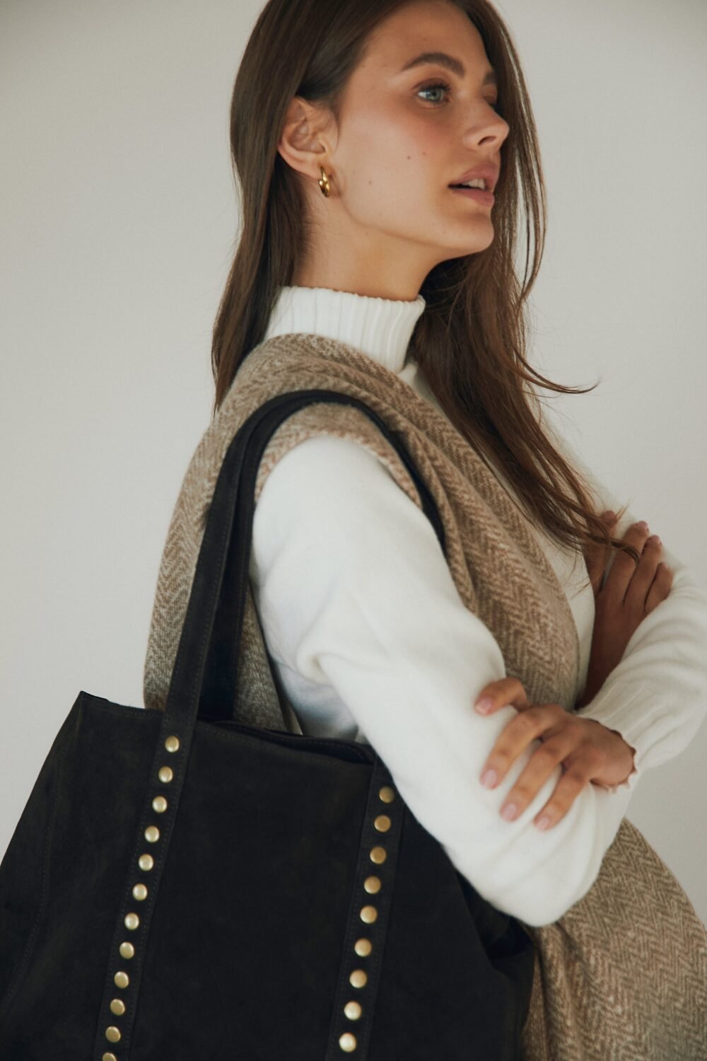 Bag ante tachas marrón