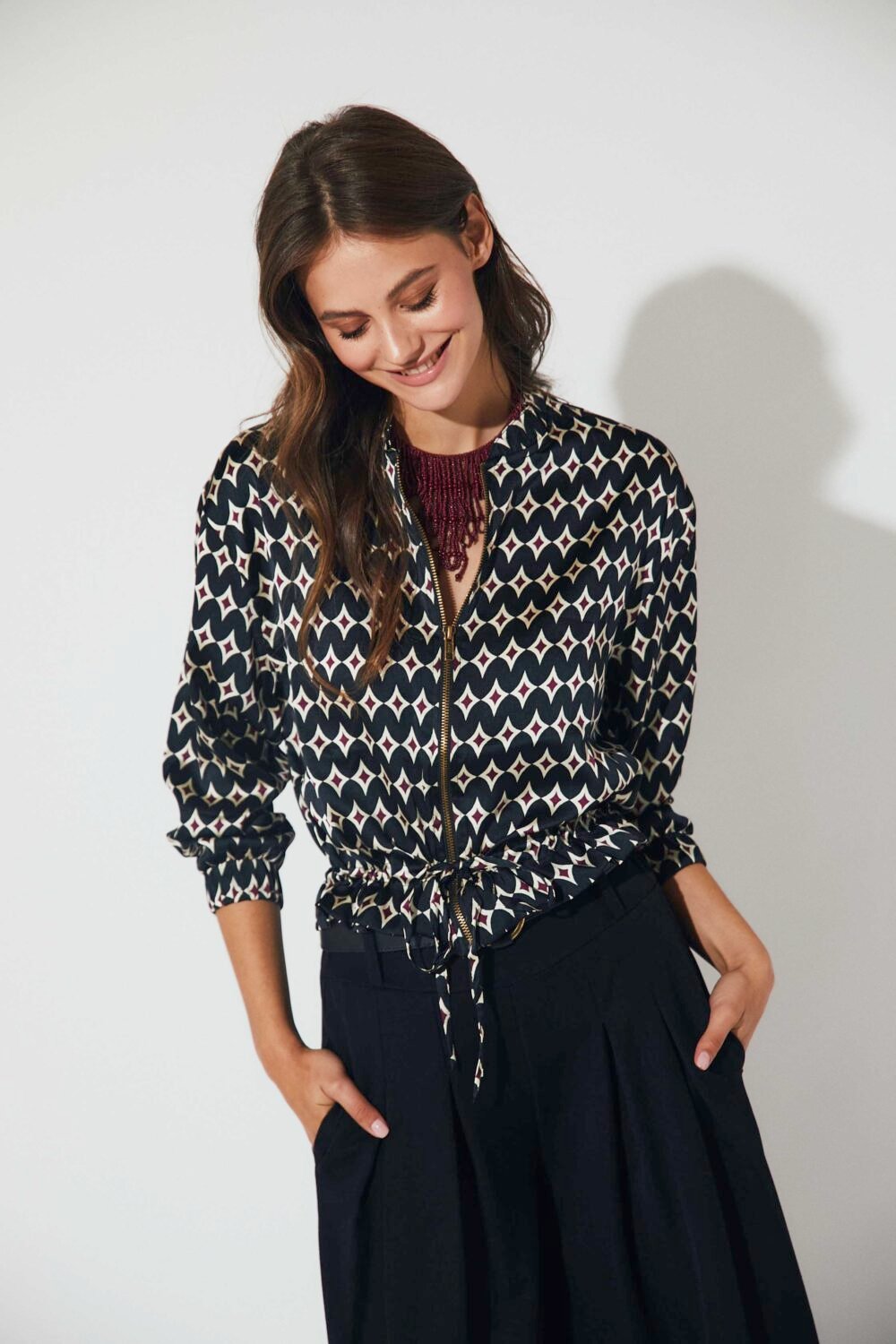 Bomber satinada print fantasía