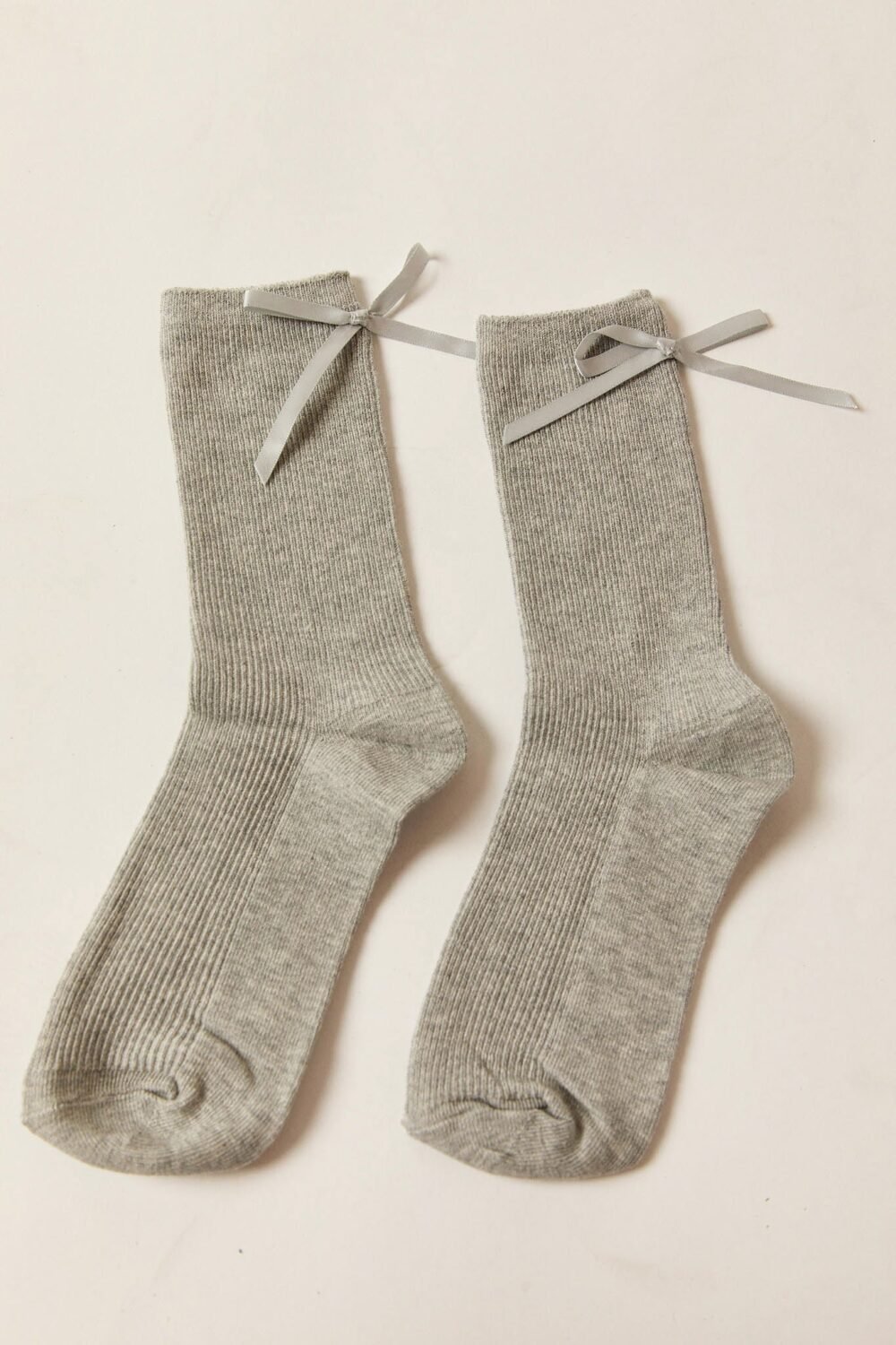 Calcetines lazos gris